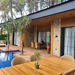 Metavilla Villa *